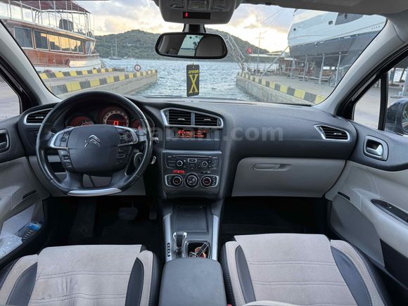 Sahibinden Citroen C4 1.6 e-HDi Confort Plus 2012 Model  302.000 km Siyah