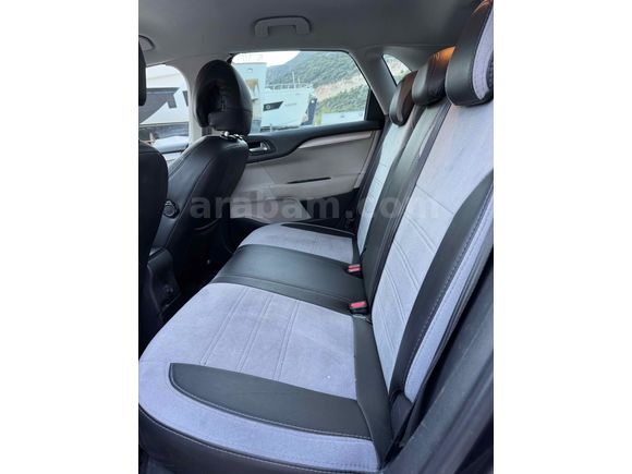 Sahibinden Citroen C4 1.6 e-HDi Confort Plus 2012 Model  302.000 km Siyah