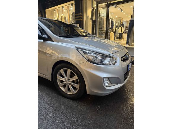 Sahibinden Hyundai Accent Blue 1.6 CRDI Mode Plus 2013 Model 