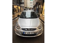 Sahibinden Hyundai Accent Blue 1.6 CRDI Mode Plus 2013 Model 