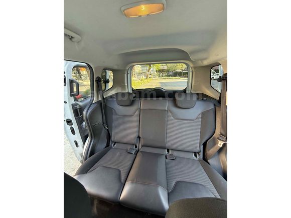 Sahibinden orjinal Ford Tourneo Courier Titanium Plus 2023 Model 