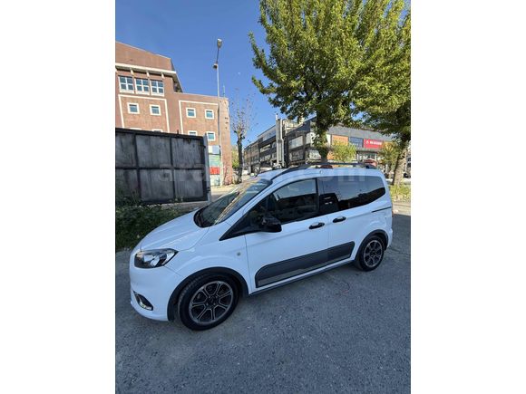 Sahibinden orjinal Ford Tourneo Courier Titanium Plus 2023 Model 