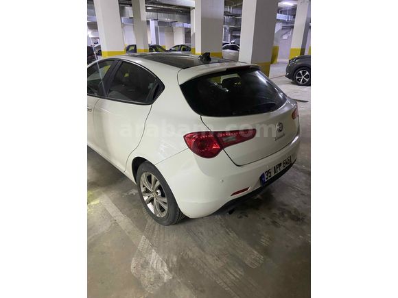 Sahibinden Alfa Romeo Giulietta 1.6 JTD Distinctive 2012 Model 