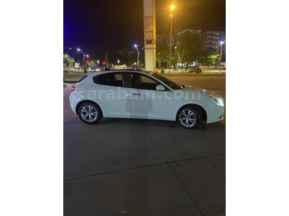 Sahibinden Alfa Romeo Giulietta 1.6 JTD Distinctive 2012 Model 