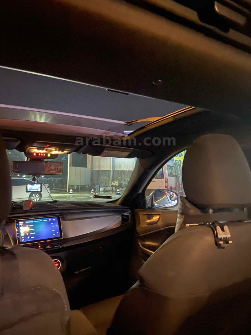 Sahibinden Alfa Romeo Giulietta 1.6 JTD Distinctive 2012 Model İzmir 215.000 km Beyaz 6