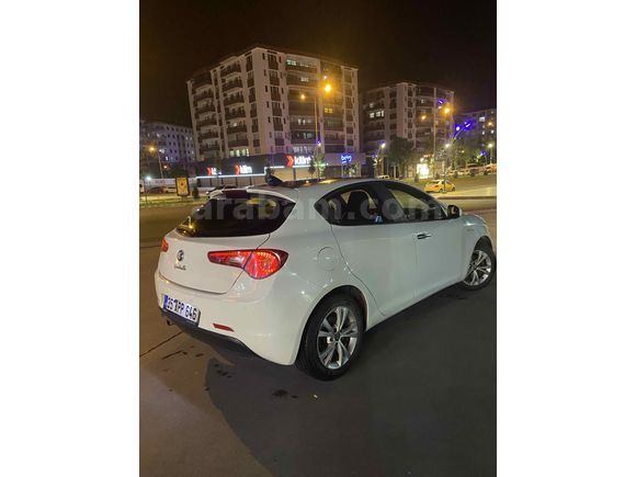Sahibinden Alfa Romeo Giulietta 1.6 JTD Distinctive 2012 Model 