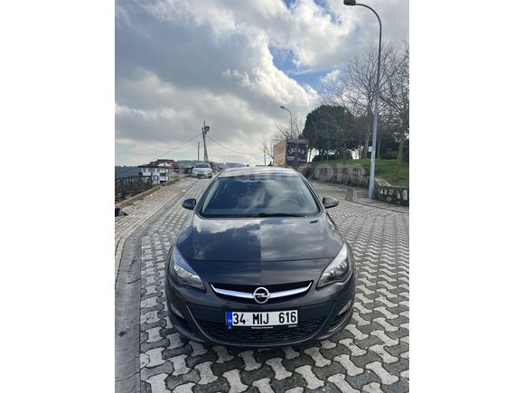 SAHİBİNDEN TERTEMİZ DÜŞÜK KM'Lİ OPEL ASTRA 
