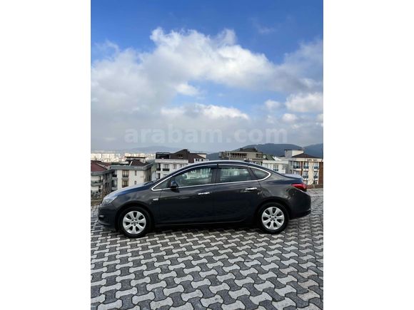 SAHİBİNDEN TERTEMİZ DÜŞÜK KM'Lİ OPEL ASTRA 
