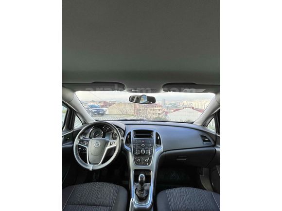 SAHİBİNDEN TERTEMİZ DÜŞÜK KM'Lİ OPEL ASTRA 
