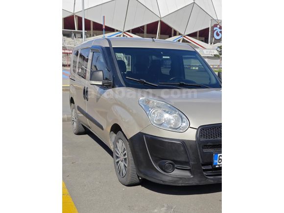 Otomobil Ruhsatlı Değişensiz, İki Parça Lokal Boyalı 2014 Doblo