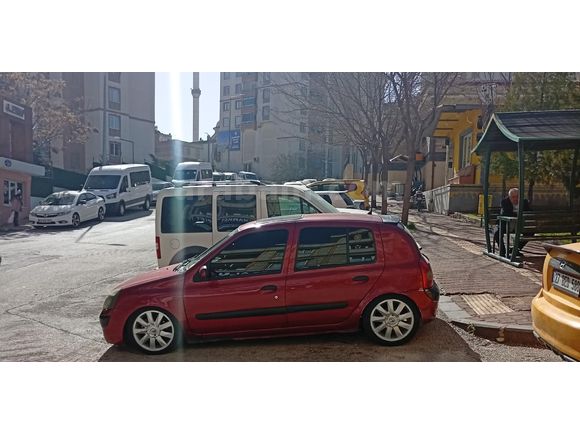 Sahibinden Renault Clio 1.6 Dynamique 2003 Model  350.000 km Bordo