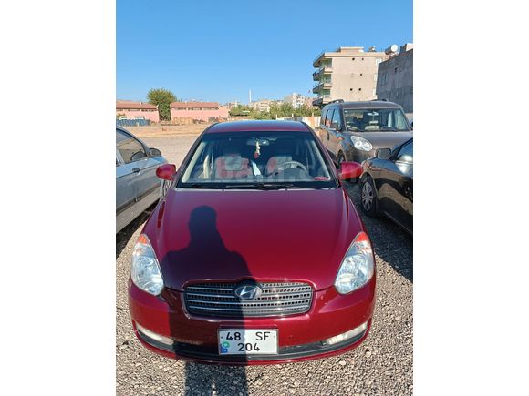 Sahibinden Hyundai Accent Era 1.4 Team 2008 Model  141.000 km Bordo