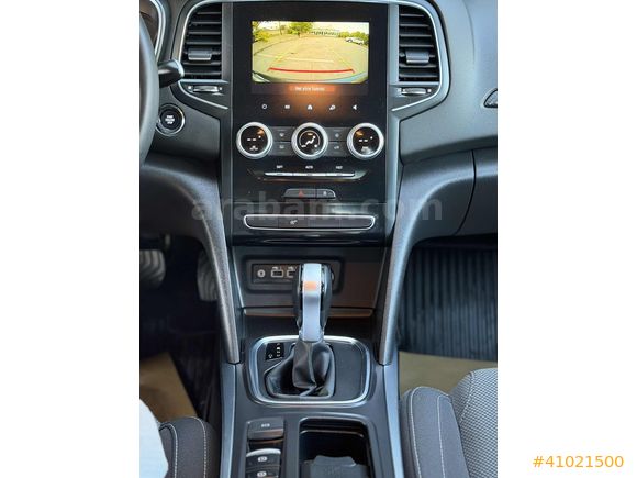 İLK ELDEN 2023 MEGANE 1.3 TCE TOUCH BENZİN OTOMATİK 9.800 KM