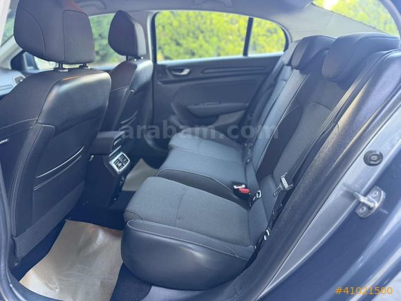 İLK ELDEN 2023 MEGANE 1.3 TCE TOUCH BENZİN OTOMATİK 9.800 KM