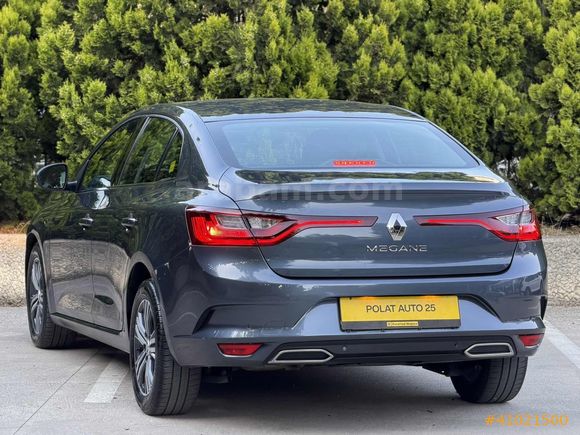 İLK ELDEN 2023 MEGANE 1.3 TCE TOUCH BENZİN OTOMATİK 9.800 KM