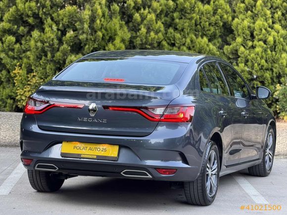 İLK ELDEN 2023 MEGANE 1.3 TCE TOUCH BENZİN OTOMATİK 9.800 KM