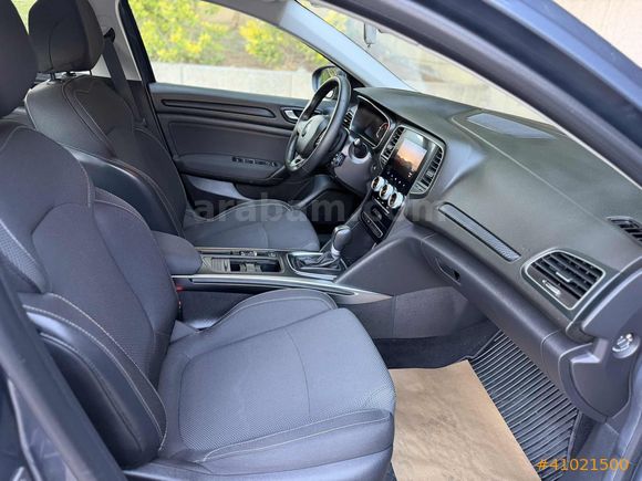İLK ELDEN 2023 MEGANE 1.3 TCE TOUCH BENZİN OTOMATİK 9.800 KM