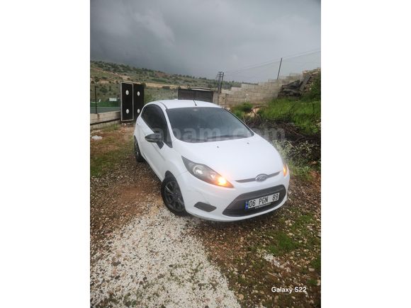 Sahibinden Ford Fiesta 1.4 TDCi Trend 2010 Model  312.000 km Beyaz