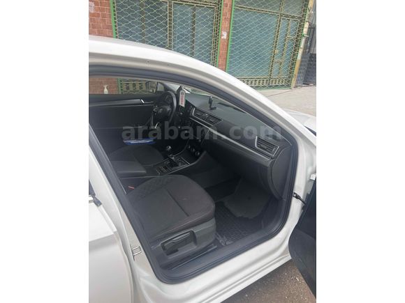 Sahibinden Skoda SuperB 1.4 TSI Active 2017 Model  185.000 km Beyaz