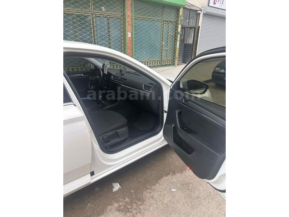 Sahibinden Skoda SuperB 1.4 TSI Active 2017 Model  185.000 km Beyaz