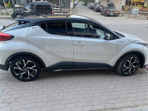 Sahibinden Toyota C-HR 1.8 Hybrid Dynamic 2017 Model 