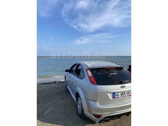Sahibinden Ford Focus 1.6 Ghia 2005 Model 