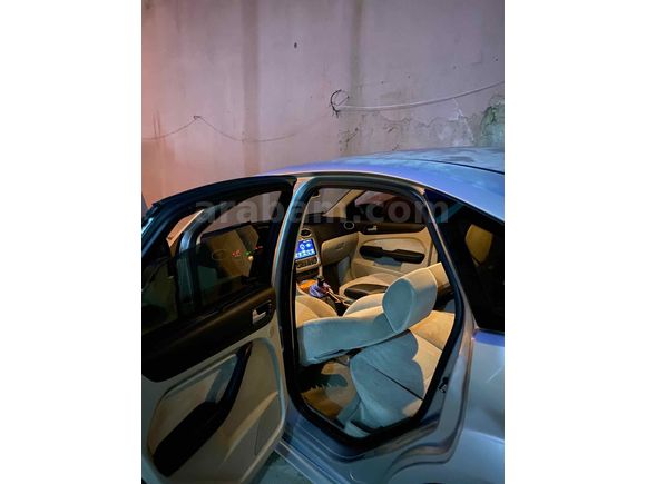 Sahibinden Ford Focus 1.6 Ghia 2005 Model 