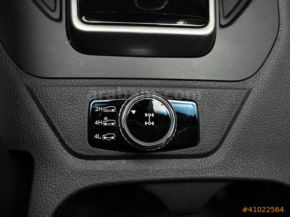 - HATASIZ - MUSSO GRAND 2.2 D 4x4 PLATİNUM PLUS - EKSTRALI -
