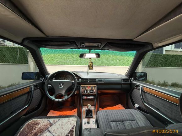 MERCEDES 200 E - SUNROOF - KLİMALI - DEĞİŞENSİZ -