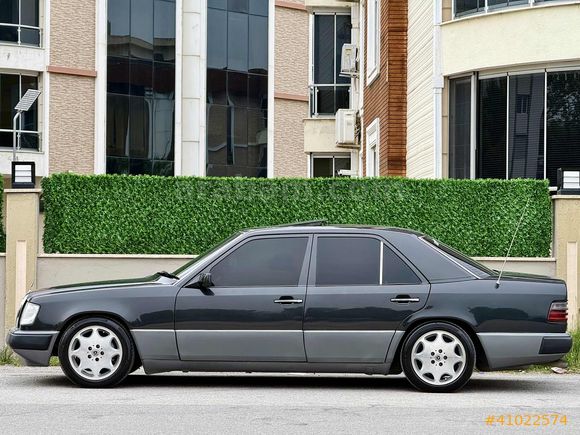 MERCEDES 200 E - SUNROOF - KLİMALI - DEĞİŞENSİZ -