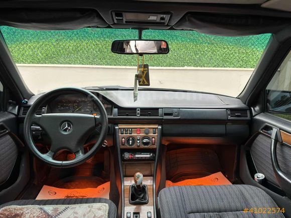 MERCEDES 200 E - SUNROOF - KLİMALI - DEĞİŞENSİZ -