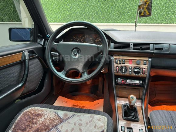 MERCEDES 200 E - SUNROOF - KLİMALI - DEĞİŞENSİZ -