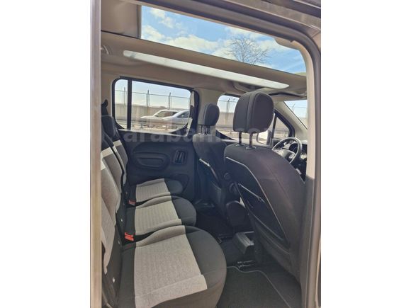 İlk sahibinden yeni mayeneli 2023 model berlingo