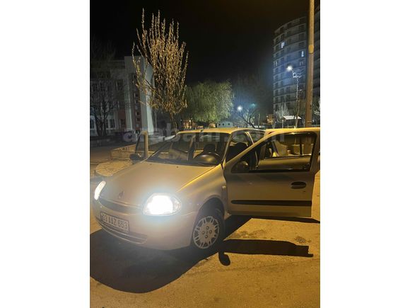 Sahibinden Renault Clio 1.4 RNA 2001 Model 