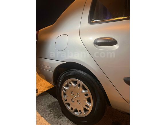 Sahibinden Renault Clio 1.4 RNA 2001 Model 