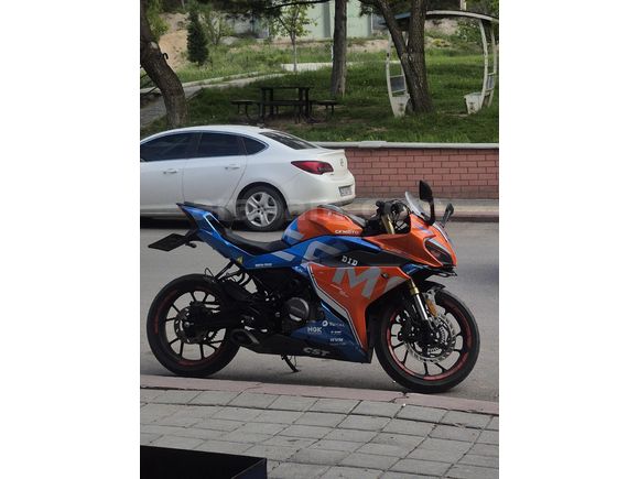 Sahibinden Tertemiz / Hatasız - Boyasız CFMOTO 250SR
