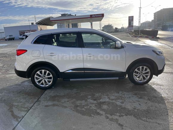 Memurdan Renault Kadjar 1.5 dCi Icon 2015 Model  84 bin km değişensiz Beyaz