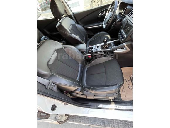 Memurdan Renault Kadjar 1.5 dCi Icon 2015 Model  84 bin km değişensiz Beyaz