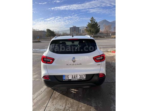 Memurdan Renault Kadjar 1.5 dCi Icon 2015 Model  84 bin km değişensiz Beyaz