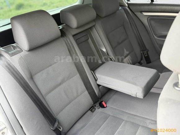 Garajj'dan Düşük Km Hesaplı VW Golf 5