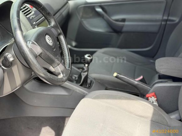 Garajj'dan Düşük Km Hesaplı VW Golf 5