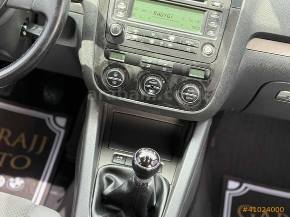 Garajj'dan Düşük Km Hesaplı VW Golf 5