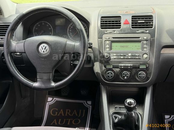 Garajj'dan Düşük Km Hesaplı VW Golf 5