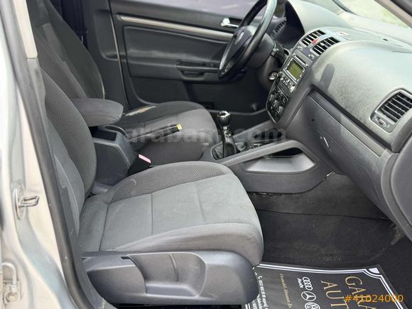 Garajj'dan Düşük Km Hesaplı VW Golf 5