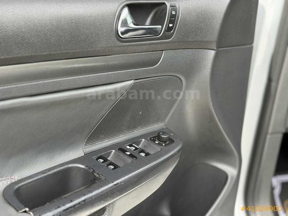 Garajj'dan Düşük Km Hesaplı VW Golf 5