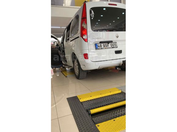 Sahibinden Renault Kangoo Multix 1.5 dCi Privilege 2012 Model 