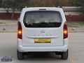 PERDECİ EROL'DAN 2025 OPEL 1.5 ESSENTİAL OTOMK ORJ SIFR TADIN'DA