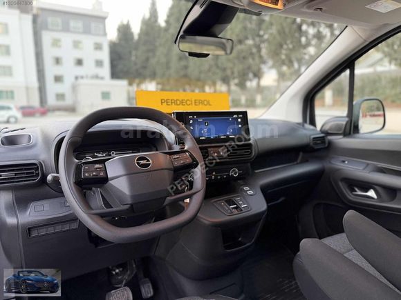 PERDECİ EROL'DAN 2025 OPEL 1.5 ESSENTİAL OTOMK ORJ SIFR TADIN'DA