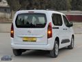 PERDECİ EROL'DAN 2025 OPEL 1.5 ESSENTİAL OTOMK ORJ SIFR TADIN'DA