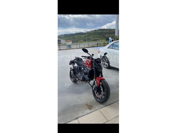 Ducati Monster 937